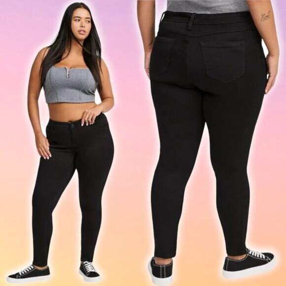 NWT TORRID Luxe Skinny Jean Sz 28 SHORT Plus Size Sateen Stretch Black - Picture 1 of 7